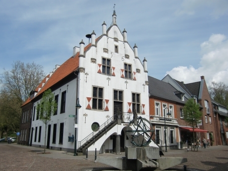 Isselburg-Anholt : Markt, Rathaus, erbaut im flämisch-niederländischen Renaissancestil.